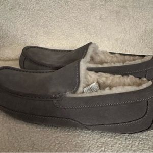 UGG WOMENS ANSLEY Moccasin Slippers, Size 9